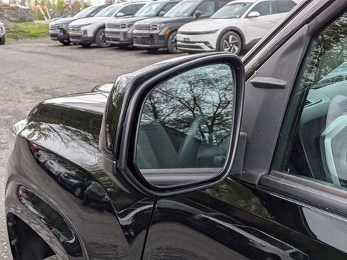 Used 2017 Toyota Tacoma SR5 AWD/4WD image 11