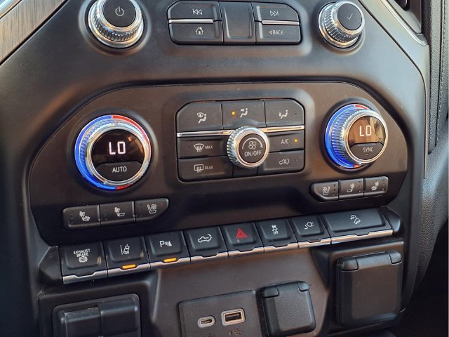Used 2021 GMC Sierra 2500 Denali w/ Denali Ultimate Package AWD/4WD image 9