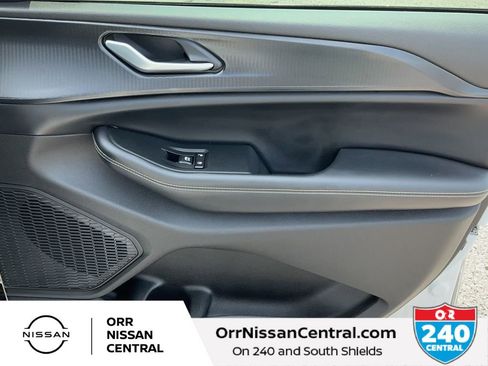 Used 2023 Jeep Grand Cherokee L Laredo image 10