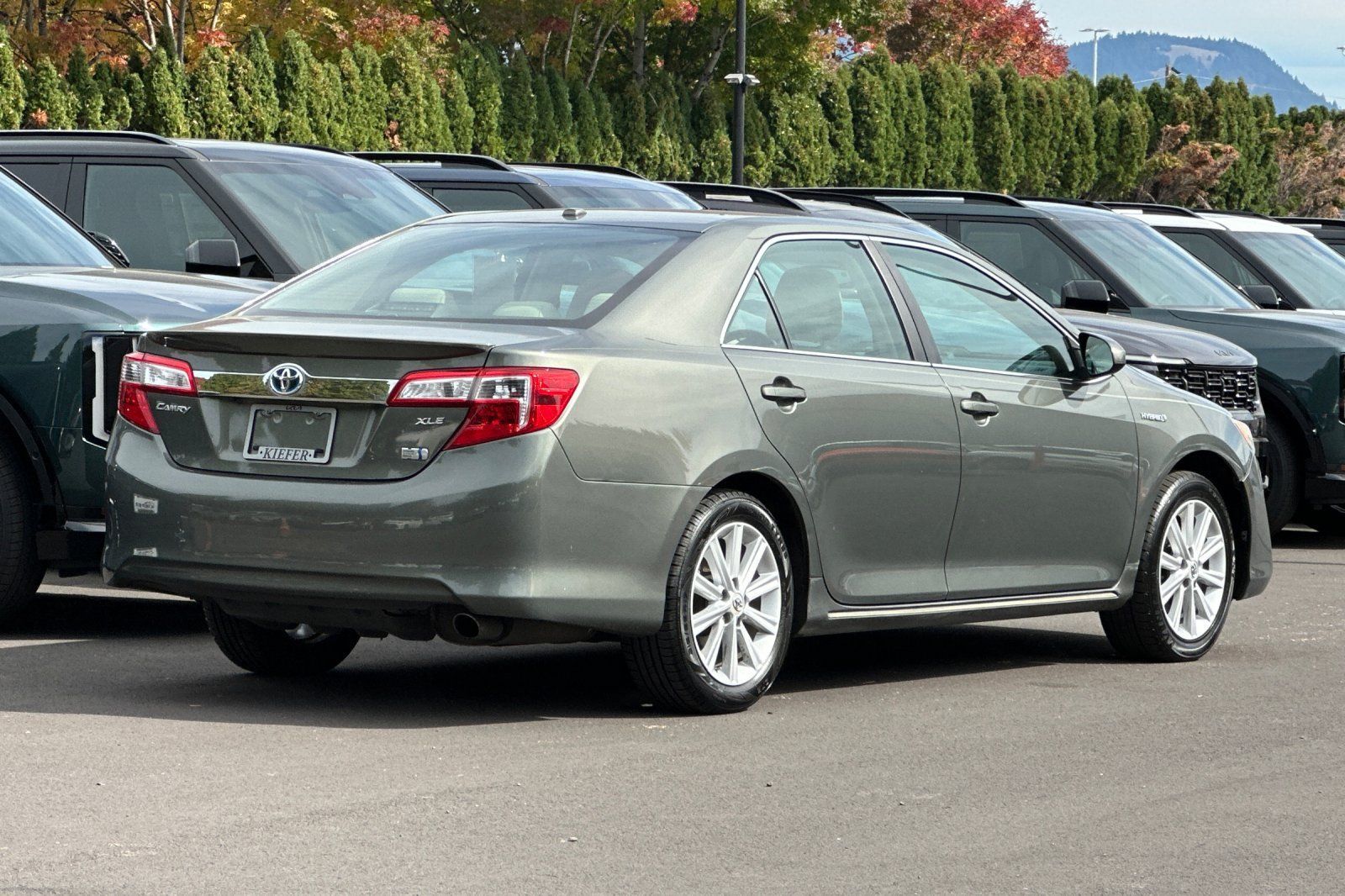 Used 2012 Toyota Camry XLE w/ Convenience Pkg FWD image 4