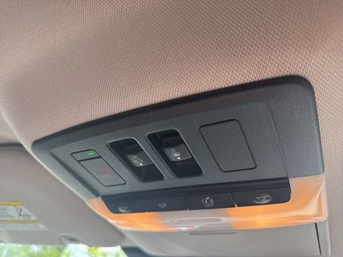 Used 2023 Nissan Pathfinder Platinum w/ Cargo Package image 9