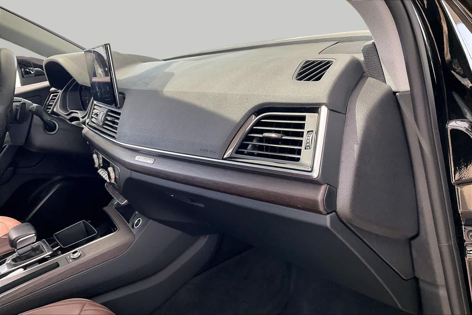 Used 2025 Audi Q5 2.0T Premium w/ Convenience Plus Package AWD/4WD image 18
