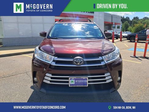 Used 2019 Toyota Highlander XLE AWD/4WD image 8