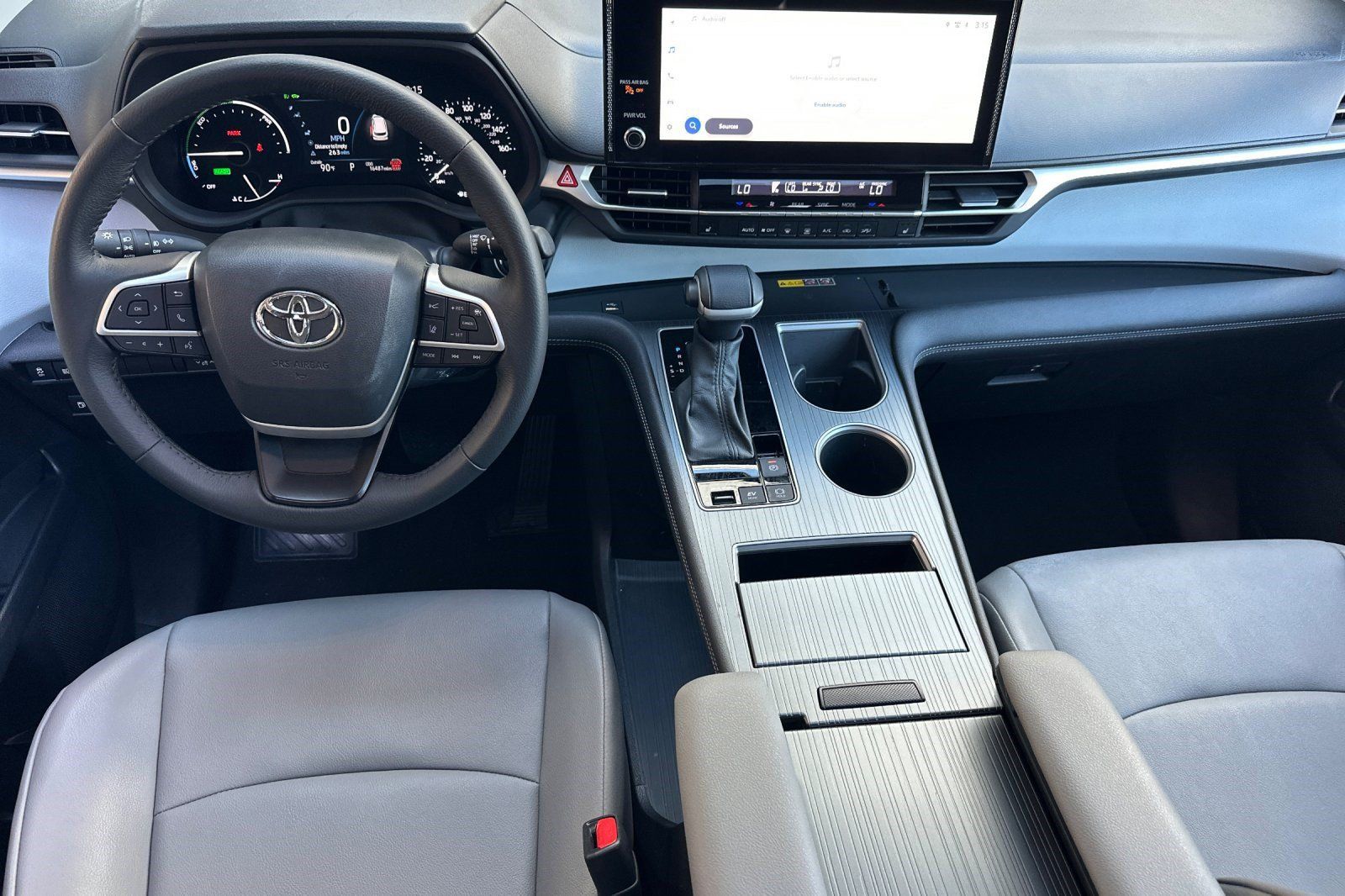 Used 2026 Toyota Sienna XLE FWD image 14