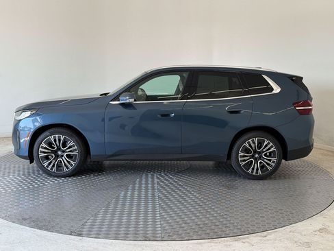 Used 2025 BMW X3 xDrive30i w/ Premium Package AWD/4WD image 2