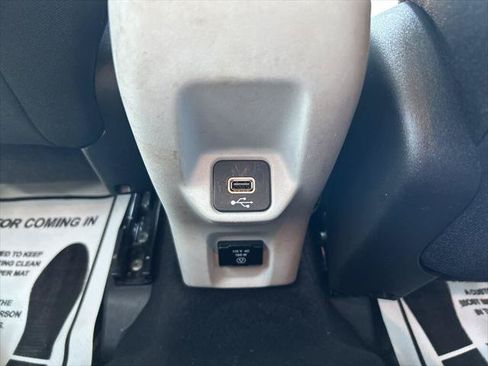 Certified 2022 Jeep Renegade Latitude w/ Convenience Group AWD/4WD image 23