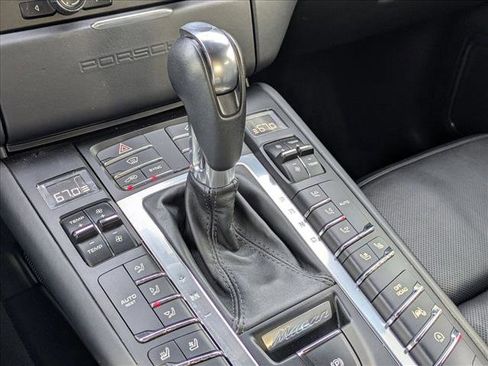 Used 2016 Porsche Macan Turbo image 12