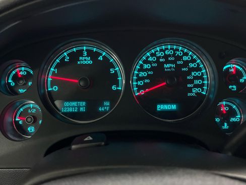 Used 2013 Chevrolet Tahoe LTZ image 12