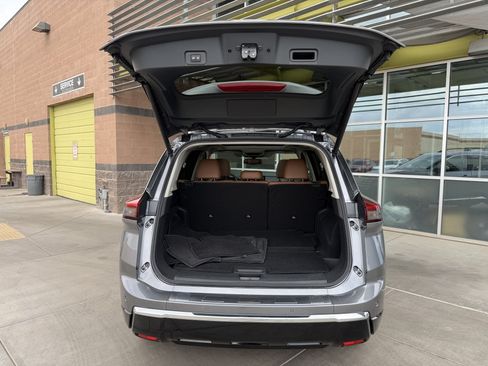 Used 2025 Nissan Rogue Platinum w/ Platinum Premium Package FWD image 40