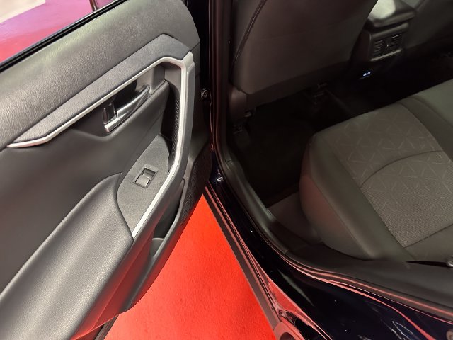 Certified 2025 Toyota RAV4 XLE AWD/4WD image 12