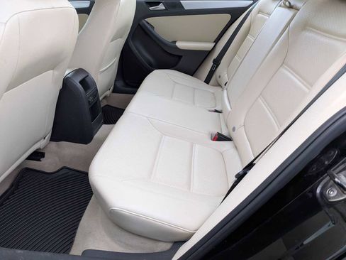 Used 2013 Volkswagen Jetta SE image 17