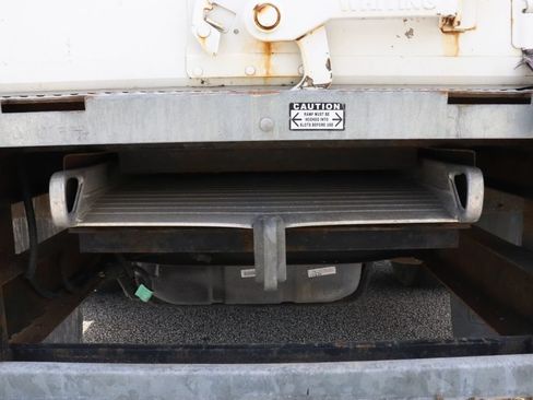 Used 2023 Ford E-450 and Econoline 450 Super Duty RWD image 24