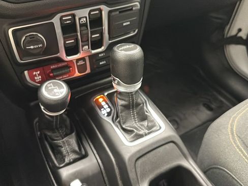 Used 2024 Jeep Gladiator Sport AWD/4WD image 21
