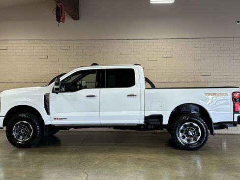 Used 2024 Ford F350 Platinum w/ Tremor Off-Road Package AWD/4WD image 13