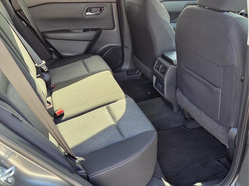 Used 2024 Nissan Rogue SV FWD image 17