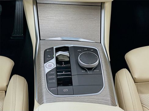 Used 2025 BMW 330i xDrive Sedan w/ Convenience Package image 17