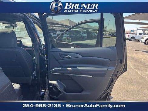 New 2026 Chevrolet Traverse Z71 w/ Enhanced Driving Package image 19