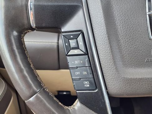 Used 2016 Lincoln Navigator Reserve RWD image 17