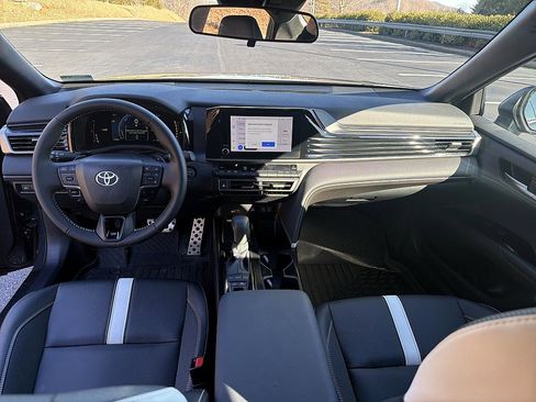 Certified 2025 Toyota Camry SE image 14