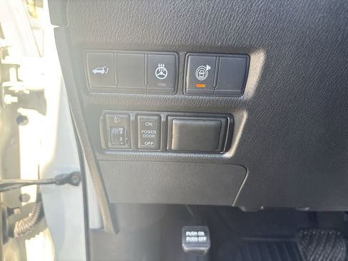 Used 2018 INFINITI QX80 4WD w/ Driver Assistance Package image 17
