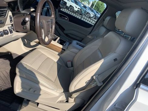Used 2019 GMC Yukon Denali w/ Denali Ultimate Package AWD/4WD image 18