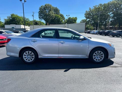 Used 2014 Toyota Camry LE FWD image 4