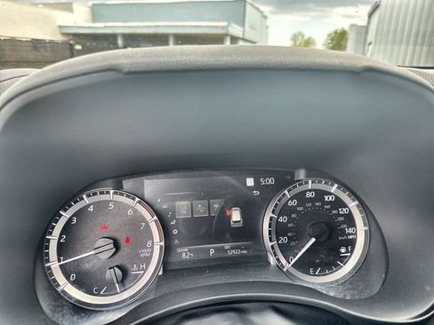 Used 2024 Toyota Highlander LE AWD/4WD image 24