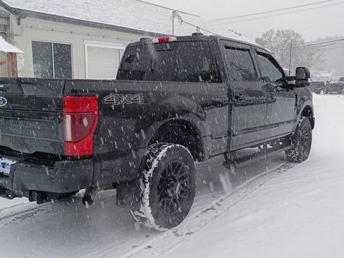 Used 2022 Ford F250 Lariat w/ Black Appearance Package image 6