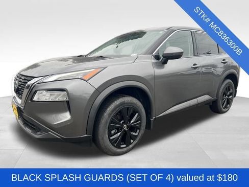 Used 2021 Nissan Rogue SV image 3