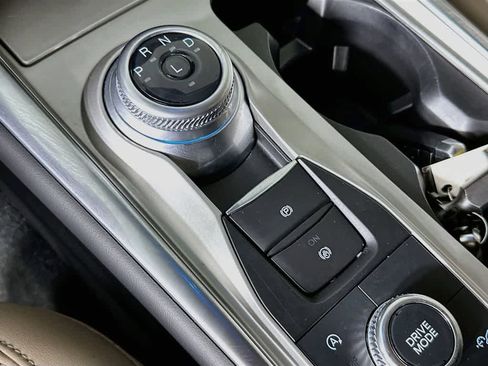 Used 2023 Ford Explorer XLT w/ Equipment Group 202A AWD/4WD image 17