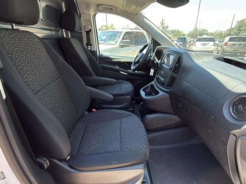Used 2023 Mercedes-Benz Metris image 15