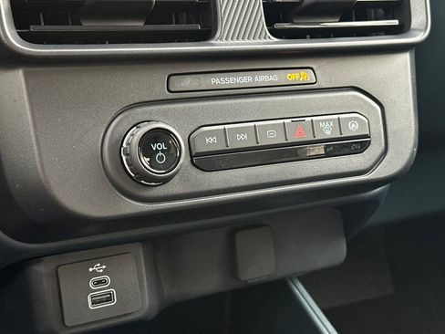 New 2026 Ford Maverick XL image 18