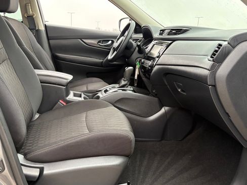 Used 2018 Nissan Rogue S image 36