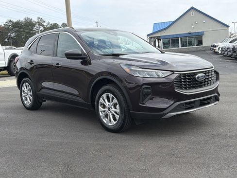 Certified 2023 Ford Escape Active image 31