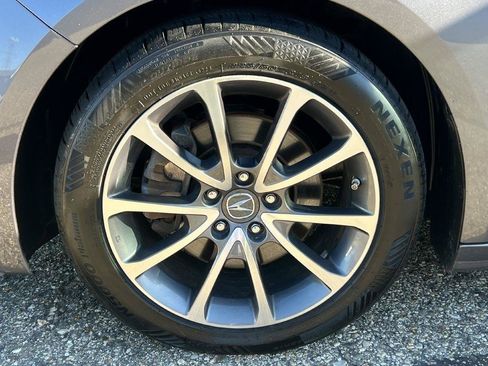 Used 2017 Acura TLX V6 SH-AWD w/ Technology Pkg image 18