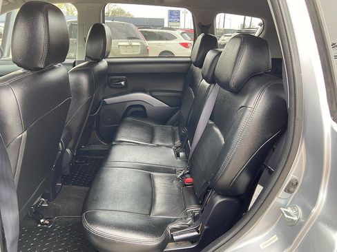 Used 2009 Mitsubishi Outlander SE image 17