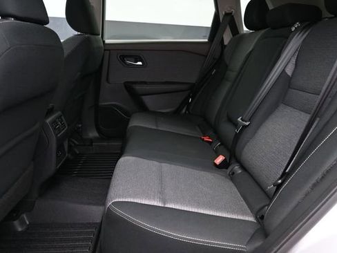 Used 2022 Nissan Rogue SV AWD/4WD image 11