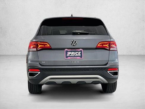 Used 2023 Volkswagen Taos SE FWD image 4