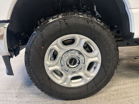 New 2026 Ford F250 XLT w/ FX4 Off-Road Package image 2