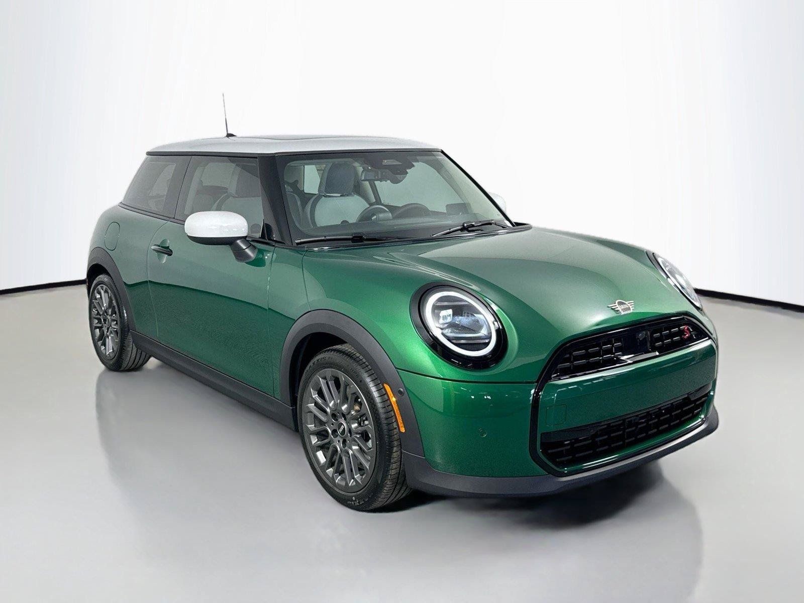 Used 2025 MINI Cooper S FWD image 3