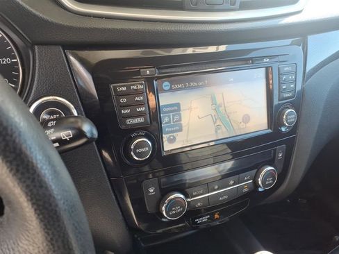 Used 2016 Nissan Rogue SL image 12