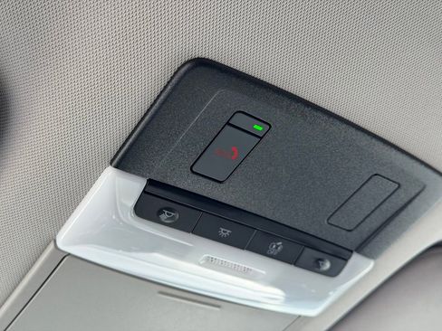 Used 2023 Nissan Pathfinder SL w/ Black Appearance Package FWD image 39
