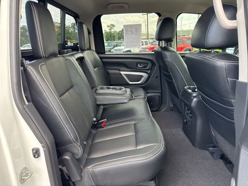 Used 2018 Nissan Titan PRO-4X w/ Pro-4x Convenience Package AWD/4WD image 23