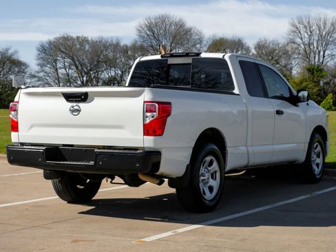 Used 2021 Nissan Titan S image 11