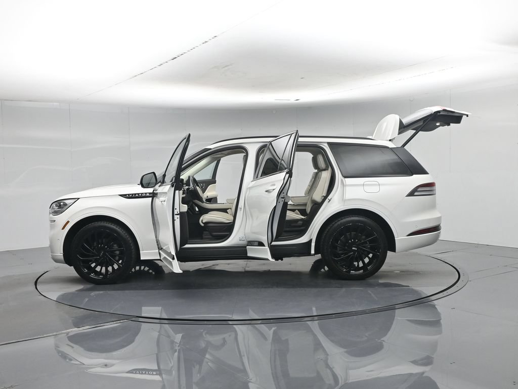 Used 2023 Lincoln Aviator Black Label w/ Jet Package AWD/4WD image 41