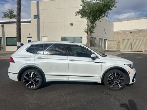 Used 2024 Volkswagen Tiguan SEL R-Line image 4