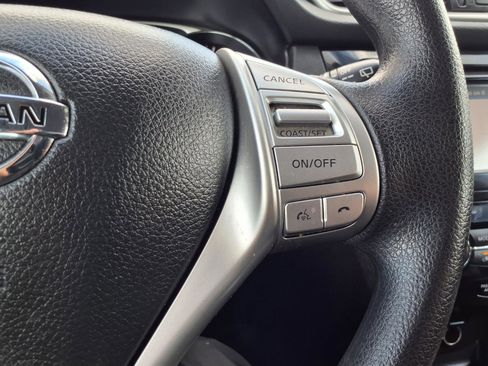 Used 2014 Nissan Rogue SV w/ SV Premium Package FWD image 16
