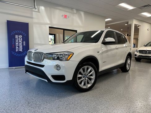 Used 2017 BMW X3 xDrive28i image 2