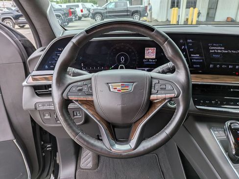 Used 2024 Cadillac Escalade ESV Sport Platinum w/ LPO, ONYX Package AWD/4WD image 26