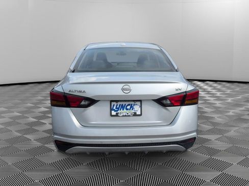 Used 2024 Nissan Altima 2.5 SV FWD image 4